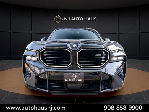 Black Sapphire Metallic 2024 BMW XM Base