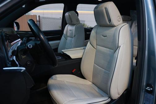 2024 Cadillac Escalade ESV Sport