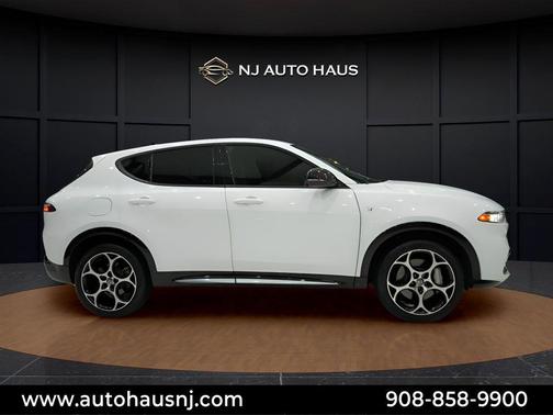 Alfa White 2024 Alfa Romeo Tonale Ti