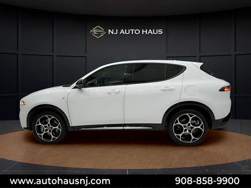 Alfa White 2024 Alfa Romeo Tonale Ti