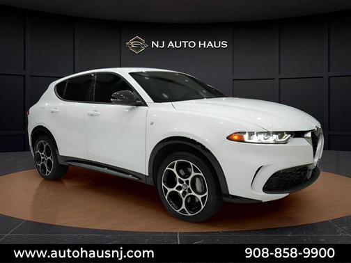 Alfa White 2024 Alfa Romeo Tonale Ti