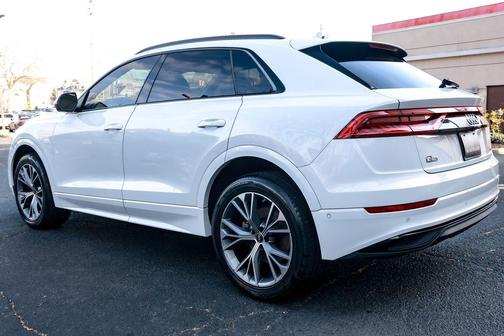Glacier White Metallic 2023 Audi Q8 55 Premium