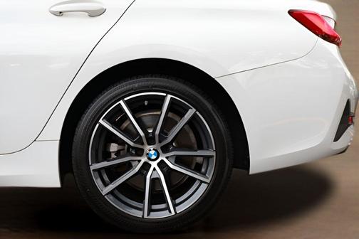 Alpine White 2019 BMW 330 i