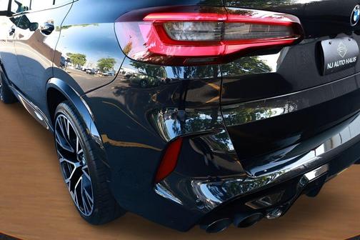 Black Sapphire Metallic 2021 BMW X5 M Base