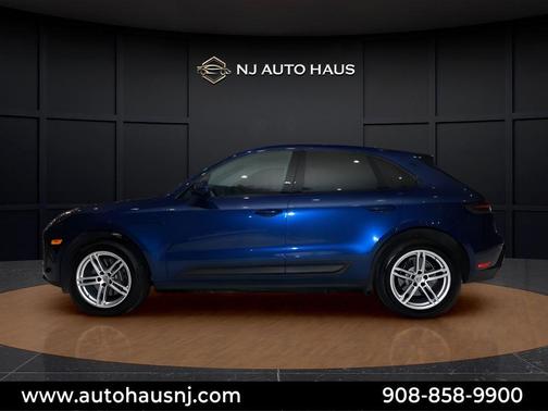 2023 Porsche Macan Base