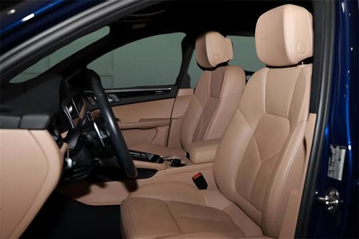 2023 Porsche Macan Base