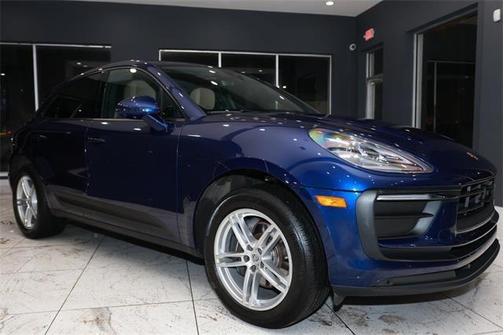 2023 Porsche Macan Base