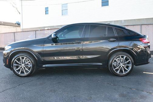 Black Sapphire Metallic 2022 BMW X4 xDrive30i