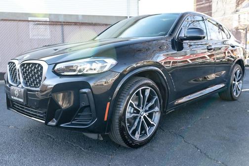 Black Sapphire Metallic 2022 BMW X4 xDrive30i
