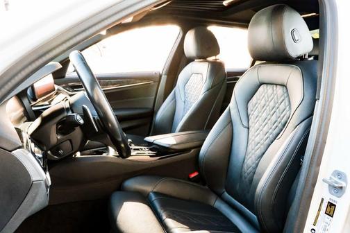 Alpine White 2023 BMW 540 i