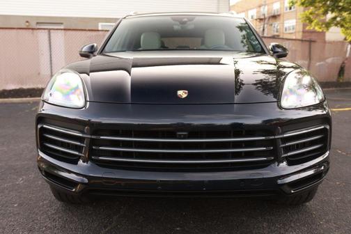 Moonlight Blue Metallic 2021 Porsche Cayenne AWD