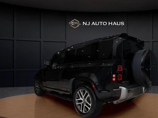 2023 Land Rover Defender 110 X-Dynamic SE