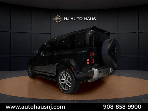 2023 Land Rover Defender 110 X-Dynamic SE