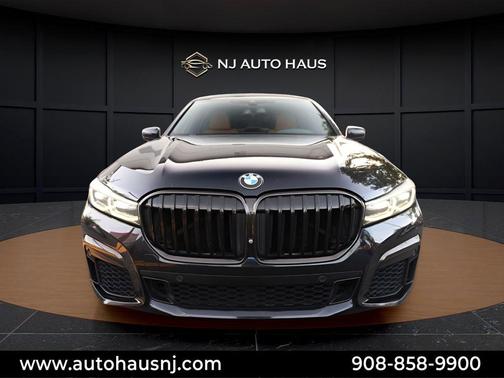 Carbon Black Metallic 2020 BMW 740 i