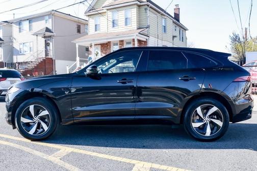 Santorini Black 2024 Jaguar F-PACE P250 R-Dynamic S