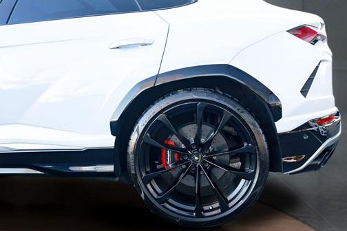 2023 Lamborghini Urus S