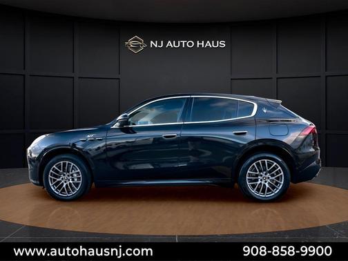 Nero 2024 Maserati Grecale GT