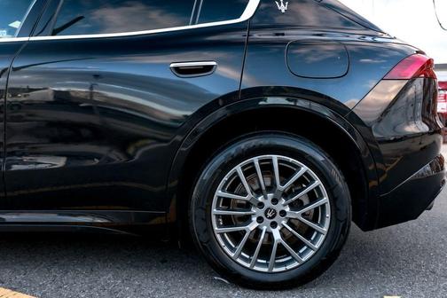 Nero 2024 Maserati Grecale GT