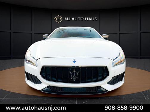 Bianco 2022 Maserati Quattroporte Modena