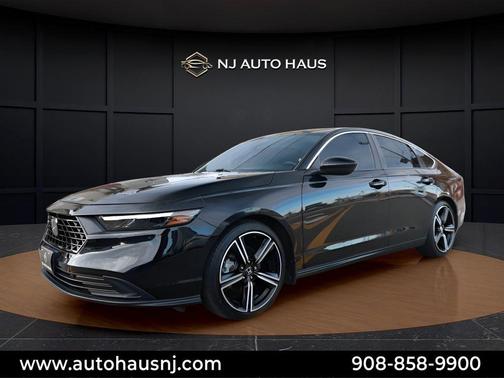 Crystal Black Pearl 2024 Honda Accord Hybrid Sport