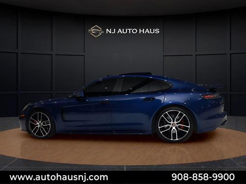 2021 Porsche Panamera GTS