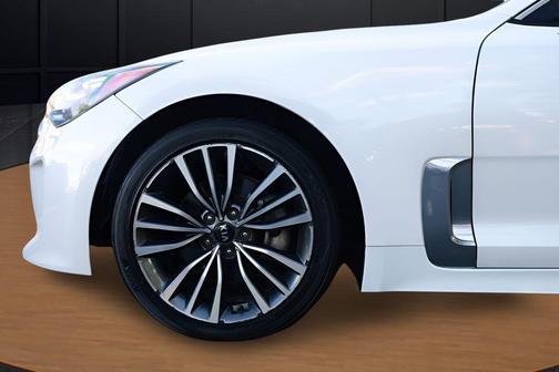 Snow White Pearl 2019 Kia Stinger Premium Collection