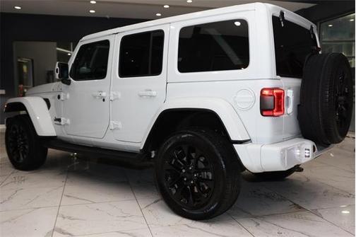 2021 Jeep Wrangler Unlimited Sahara Altitude