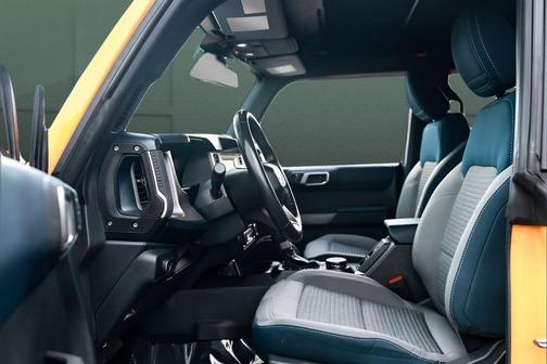 Cyber Orange Metallic Tricoat 2022 Ford Bronco Outer Banks