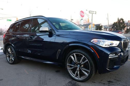 2021 BMW X5 M50i