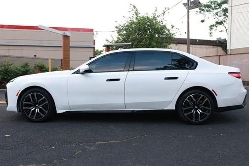 Mineral White Metallic 2023 BMW 760 760i xDrive