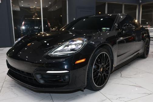 2023 Porsche Panamera 4 Platinum Edition