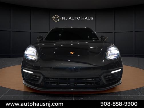 2023 Porsche Panamera 4 Platinum Edition