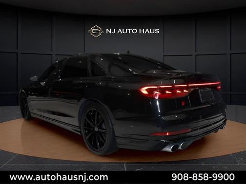 2022 Audi S8 4.0T quattro