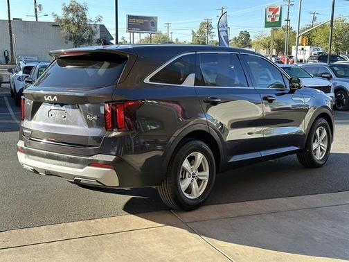 2025 Kia Sorento LX