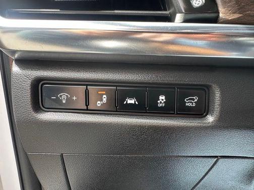 Glacial White Pearl 2022 Kia Telluride SX