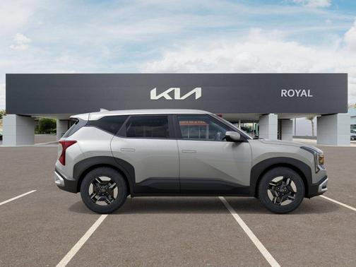 Ivory 2027 Kia Seltos LX