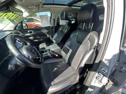 Gray 2022 Kia Sorento SX