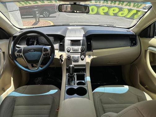 2018 Ford Taurus SE