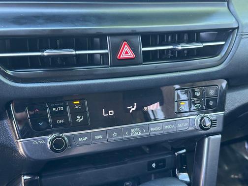 Steel Gray 2024 Kia Seltos EX