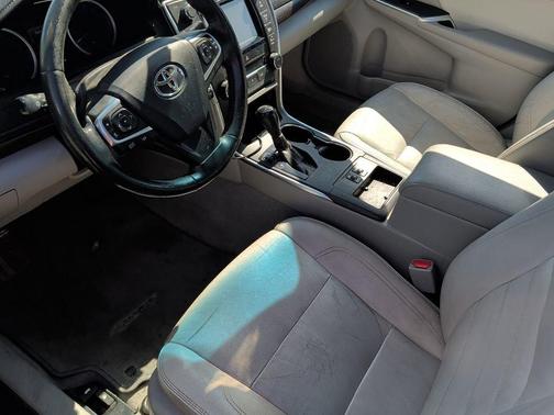 Celestial Silver Metallic 2015 Toyota Camry XLE