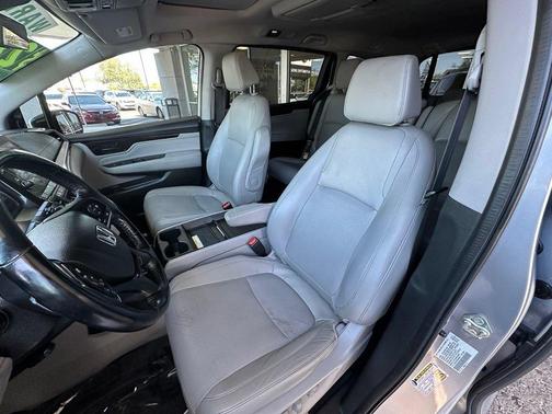 Silver 2019 Honda Odyssey Elite