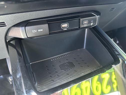 Red 2023 Kia Niro EX