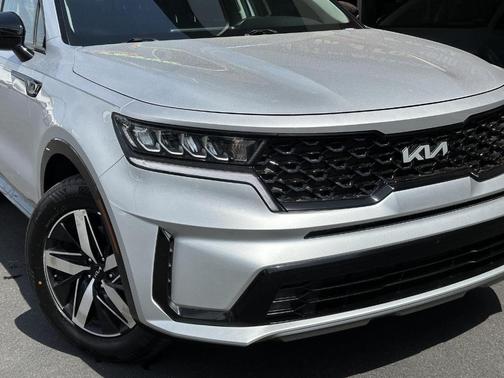 2022 Kia Sorento S