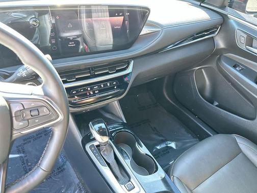 Cinnabar Metallic 2024 Buick Envista Avenir