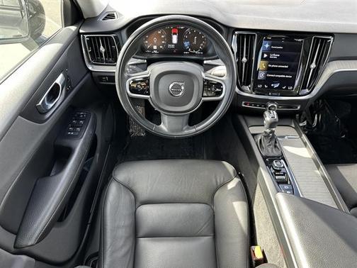 2021 Volvo V60 Cross Country T5
