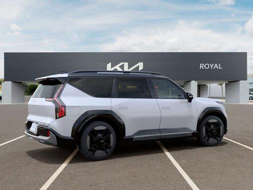 White Pearl 2026 Kia EV9 GT-Line