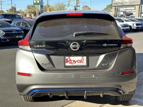 2022 Nissan Leaf SV
