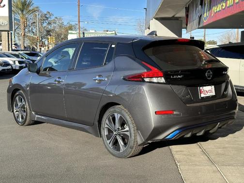 2022 Nissan Leaf SV
