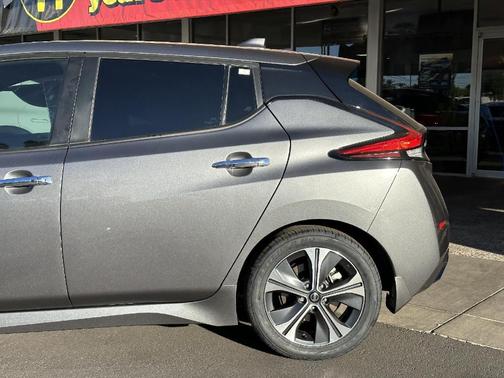 2022 Nissan Leaf SV