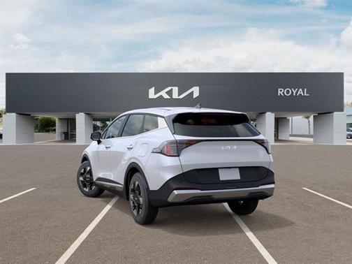 White Pearl 2026 Kia Sportage LX